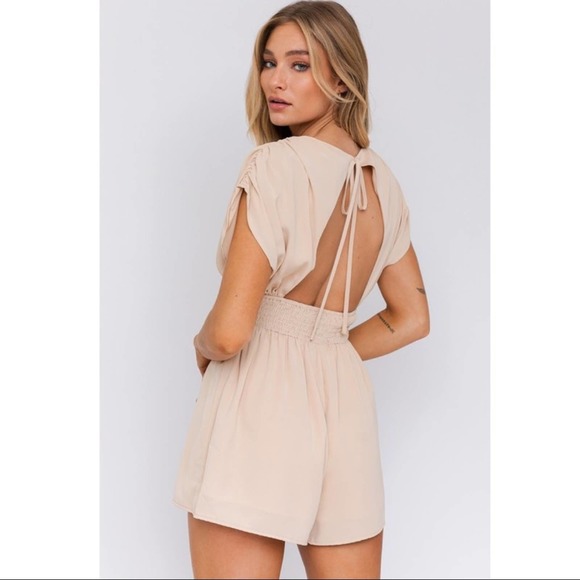 Short Sleeve Taupe Romper - Picture 5 of 8